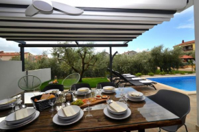 Luxury apartment 500m from the beach
